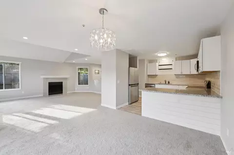 Living - 8184 Sunflower Dr, Cotati, CA 94931 photo 2 of 6
