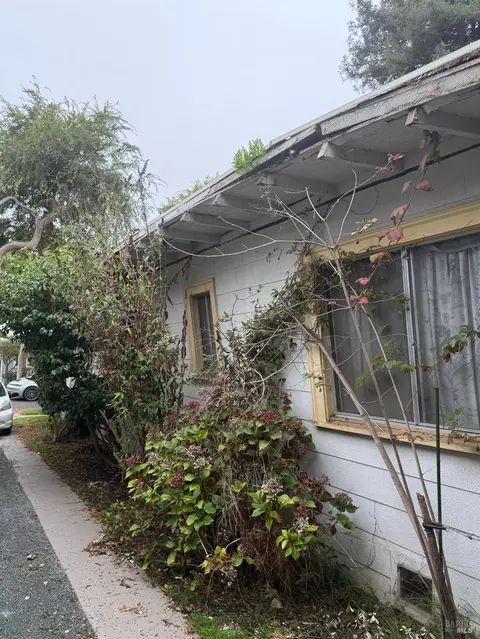 Exterior - 1311 Derby St, Berkeley, CA 94702 photo 7 of 10