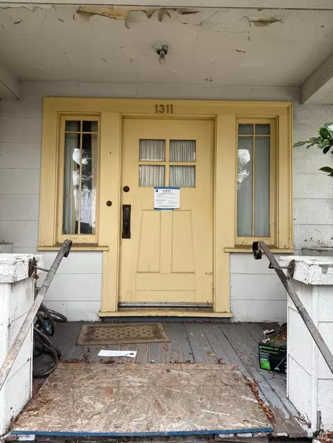 Exterior - 1311 Derby St, Berkeley, CA 94702 photo 6 of 10