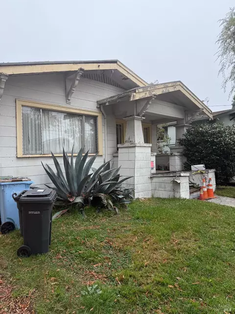Exterior - 1311 Derby St, Berkeley, CA 94702 photo 1 of 10
