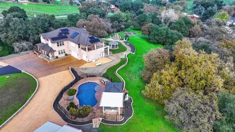 7125 Solitude Ct, Vacaville, CA 95688