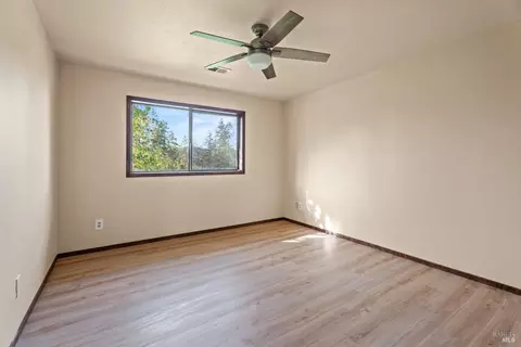 Bedroom - 27931 Poppy Dr, Willits, CA 95490 photo 2 of 3