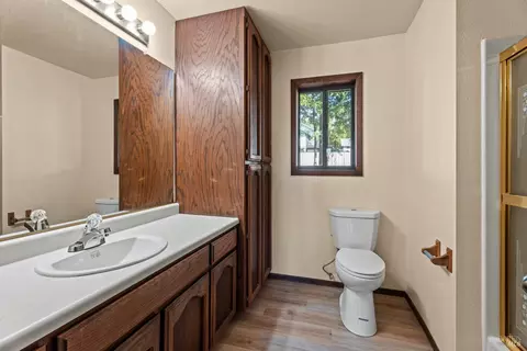 Bath - 27931 Poppy Dr, Willits, CA 95490 photo 2 of 3