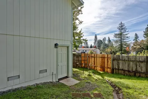 Exterior - 27931 Poppy Dr, Willits, CA 95490 photo 4 of 7