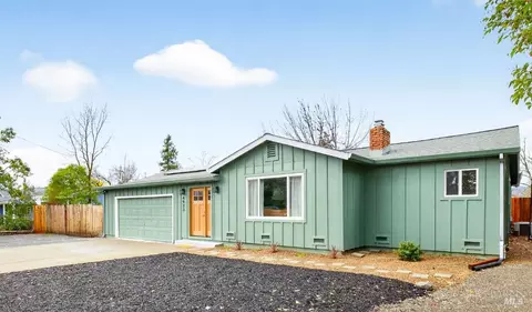 4933 Hansen Dr, Santa Rosa, CA 95409