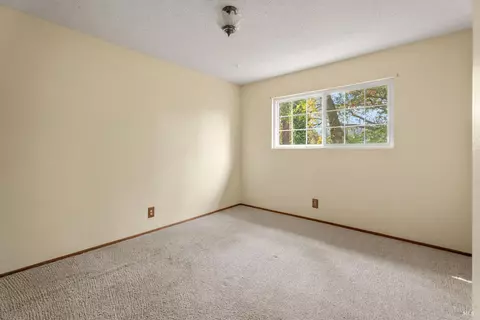 Bedroom - 1242 Poplar Ave, Willits, CA 95490 photo 2 of 4