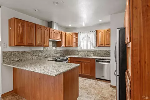 Kitchen - 1242 Poplar Ave, Willits, CA 95490 photo 1 of 3