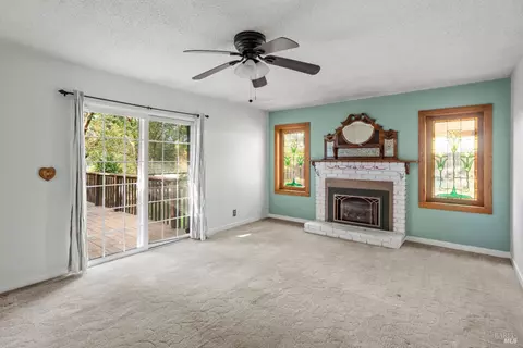 Living - 1242 Poplar Ave, Willits, CA 95490 photo 2 of 4