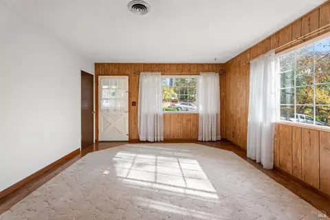 Living - 1242 Poplar Ave, Willits, CA 95490 photo 4 of 4