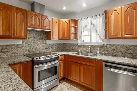 Kitchen - 1242 Poplar Ave, Willits, CA 95490 photo 2 of 3