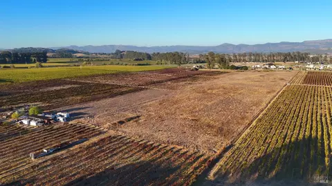 2110 Cuttings Wharf Rd, Napa, CA 94559