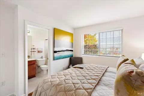 Bedroom - 803 Daniels Ave, Vallejo, CA 94590 photo 2 of 4