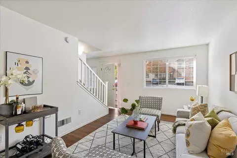 Living - 803 Daniels Ave, Vallejo, CA 94590 photo 1 of 5