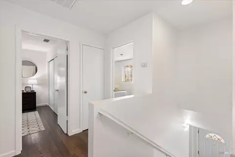 Entry Way - 803 Daniels Ave, Vallejo, CA 94590 photo 1 of 2