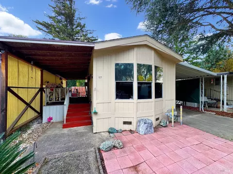 700 E Gobbi St #37, Ukiah, CA 95482