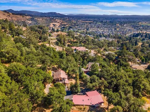 5262 Wikiup Ct, Santa Rosa, CA 95403