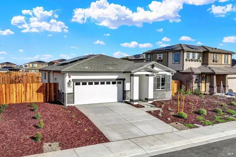 674 Shefford Dr, Vacaville, CA 95687
