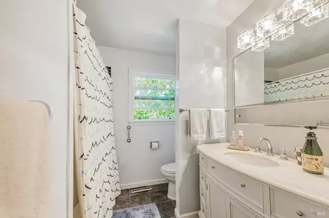 Bath - 3590 Burnside Rd, Sebastopol, CA 95472 photo 2 of 2