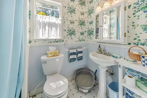Bath - 3590 Burnside Rd, Sebastopol, CA 95472 photo 1 of 2