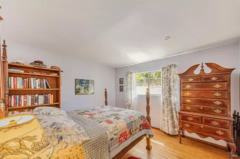 Bedroom - 3590 Burnside Rd, Sebastopol, CA 95472 photo 4 of 8