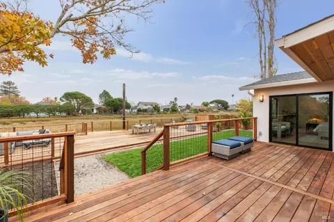 Exterior - 145 Yolo St, Corte Madera, CA 94925 photo 5 of 17