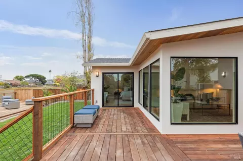 Exterior - 145 Yolo St, Corte Madera, CA 94925 photo 9 of 17