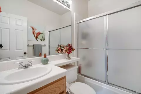 Bath - 30 Peninsula Ct, Napa, CA 94559 photo 1 of 3