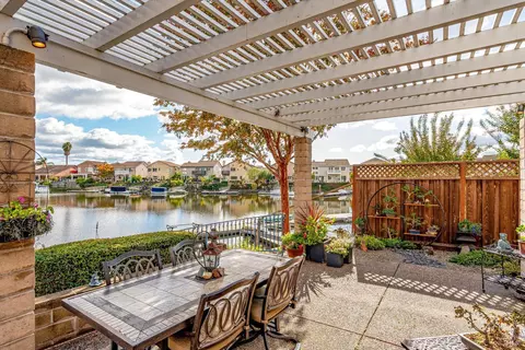 Exterior - 30 Peninsula Ct, Napa, CA 94559 photo 6 of 15