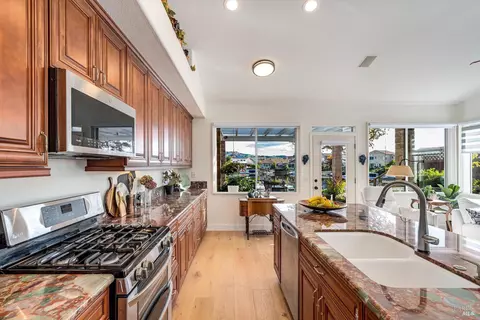 Kitchen - 30 Peninsula Ct, Napa, CA 94559 photo 2 of 3