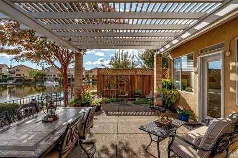 Exterior - 30 Peninsula Ct, Napa, CA 94559 photo 12 of 15