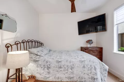 Bedroom - 30 Peninsula Ct, Napa, CA 94559 photo 4 of 8