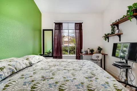 Bedroom - 30 Peninsula Ct, Napa, CA 94559 photo 2 of 8