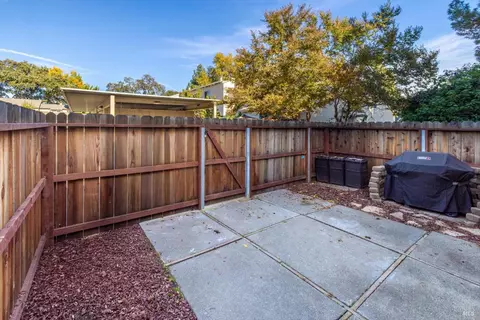 Exterior - 337 Eldridge Ave, Vacaville, CA 95688 photo 5 of 9