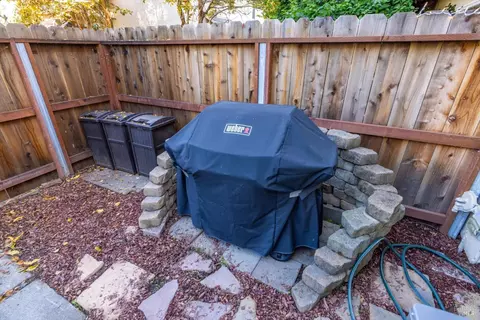Exterior - 337 Eldridge Ave, Vacaville, CA 95688 photo 7 of 9