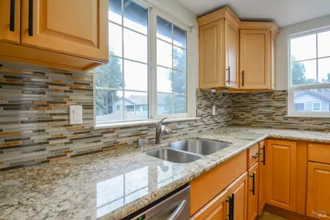 1844 Shirley Dr, Benicia, CA 94510