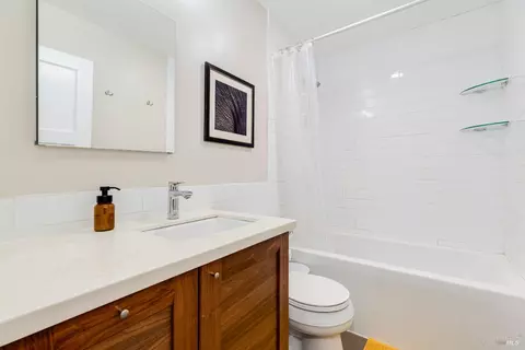 Bath - 340 Payran St, Petaluma, CA 94952 photo 1 of 1