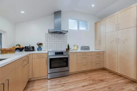 Kitchen - 340 Payran St, Petaluma, CA 94952 photo 3 of 4