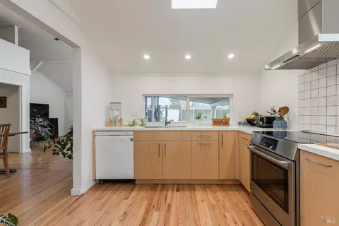 Kitchen - 340 Payran St, Petaluma, CA 94952 photo 2 of 4