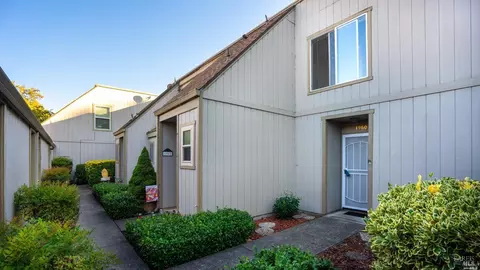 1964 Knolls Dr, Santa Rosa, CA 95405