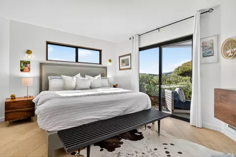 Bedroom - 21002 Heron Dr, Bodega Bay, CA 94923 photo 1 of 5