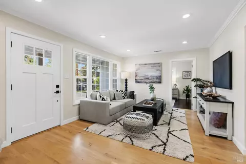 2817 Pine St, Napa, CA 94558 photo 8