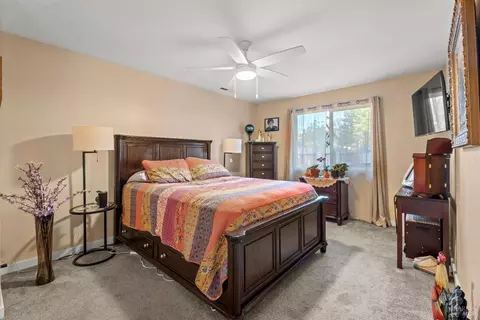 Bedroom - 26861 Oriole Dr, Willits, CA 95490 photo 2 of 3