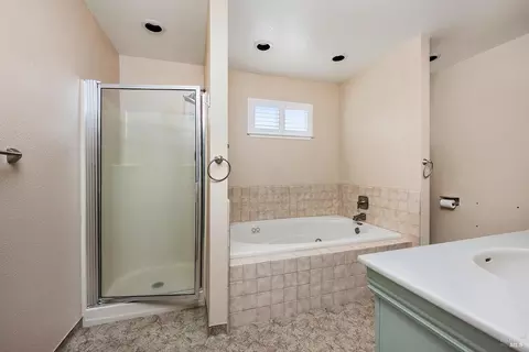 Bath - 2726 Edison St, Graton, CA 95444 photo 2 of 3