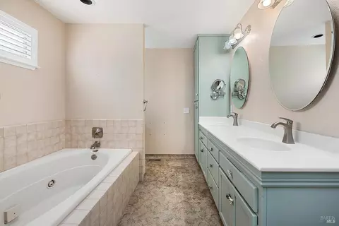 Bath - 2726 Edison St, Graton, CA 95444 photo 3 of 3