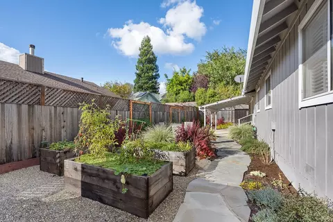 Exterior - 2726 Edison St, Graton, CA 95444 photo 10 of 11