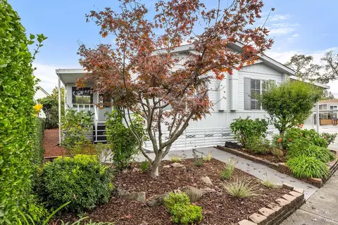 57 Shamrock Cir, Santa Rosa, CA 95403