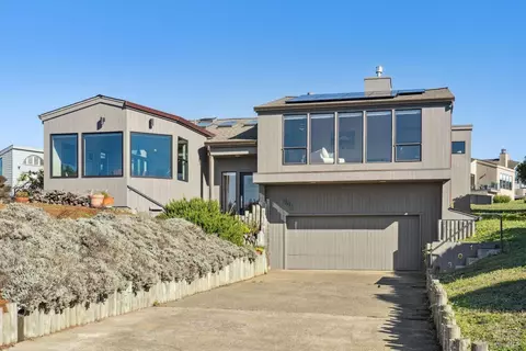 301 Sanderling Ct, Bodega Bay, CA 94923