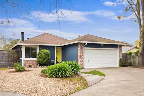 1072 Agnes Ct, Santa Rosa, CA 95401