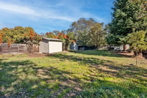 Exterior - 409 Luce Ave, Ukiah, CA 95482 photo 4 of 11