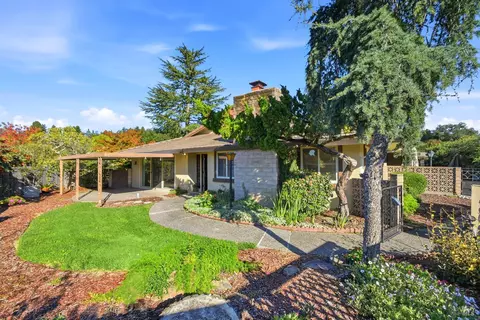 442 Las Casitas Ct #B, Santa Rosa, CA 95403